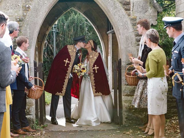 Jamie and Hannah's Wedding in Witney, Oxfordshire 22