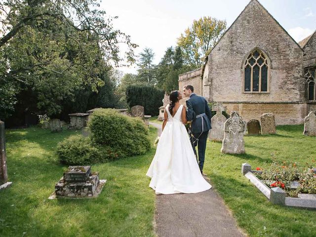 Jamie and Hannah's Wedding in Witney, Oxfordshire 26
