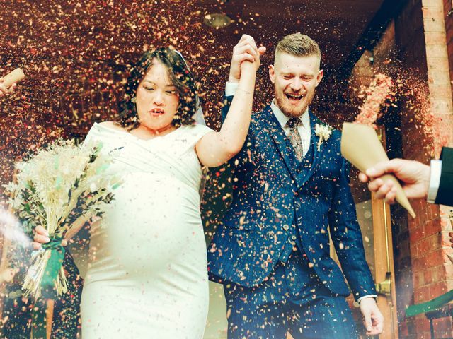Leanne and Martin's Wedding in Nottingham, Nottinghamshire 6