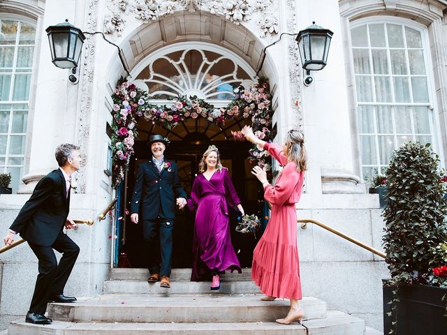 Ian and Laura&apos;s Wedding in Chelsea, South West London 43