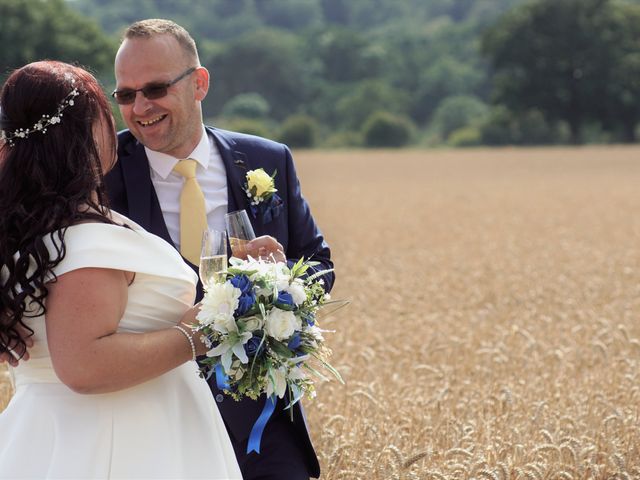 Steve and Rachael's Wedding in Woolsthorpe By Belvoir, Lincolnshire 11