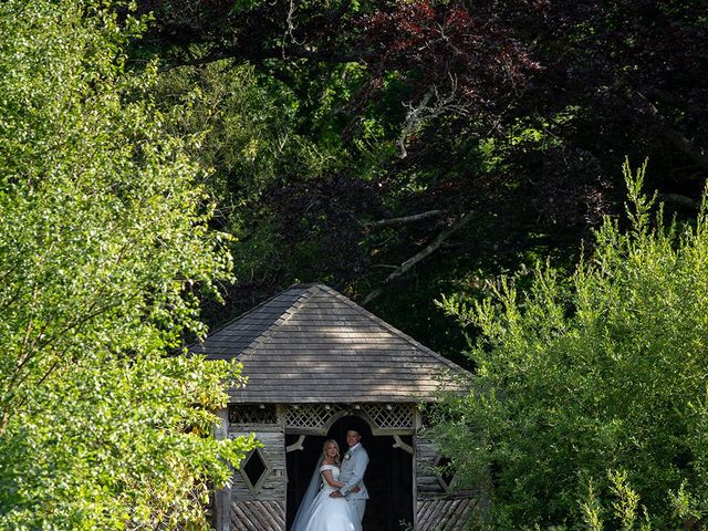 Ashley and Becca&apos;s Wedding in East Grinstead, West Sussex 4