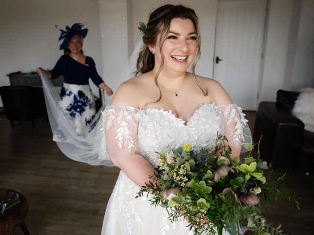 Dan and Anna's Wedding in Bicester, Oxfordshire 3