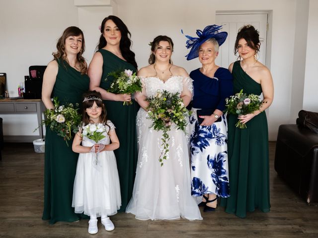 Dan and Anna's Wedding in Bicester, Oxfordshire 4