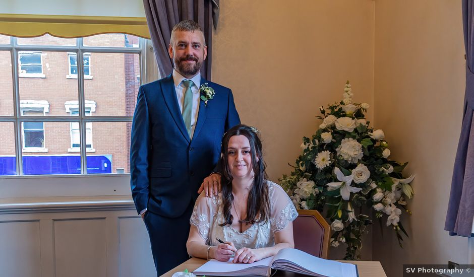 Simon and Emma's Wedding in Leicester, Leicestershire