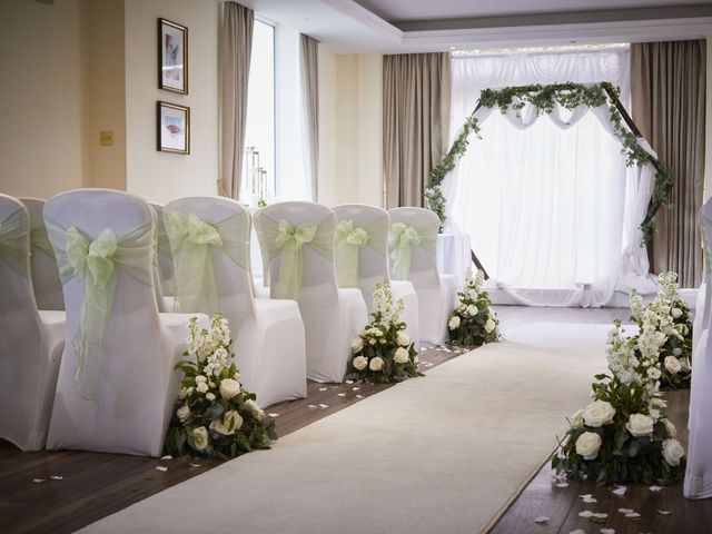 Mario and Aileen&apos;s Wedding in Bromley, Kent 4