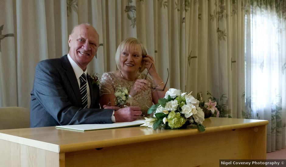 Clive and Jose's Wedding in Plymouth, Devon