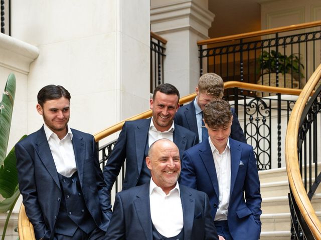 Mark and Victoria&apos;s Wedding in Marylebone, West Central London 15