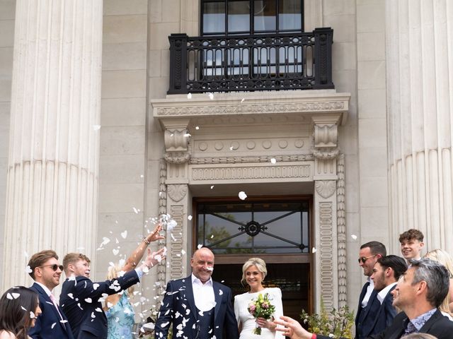 Mark and Victoria&apos;s Wedding in Marylebone, West Central London 19