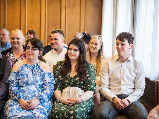 Tony and Netsy&apos;s Wedding in Mansfield, Nottinghamshire 12