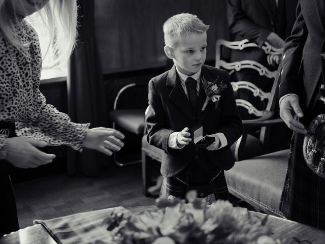 Joe and Sarah -Jo's Wedding in Stirling, Central &amp; Glasgow 11