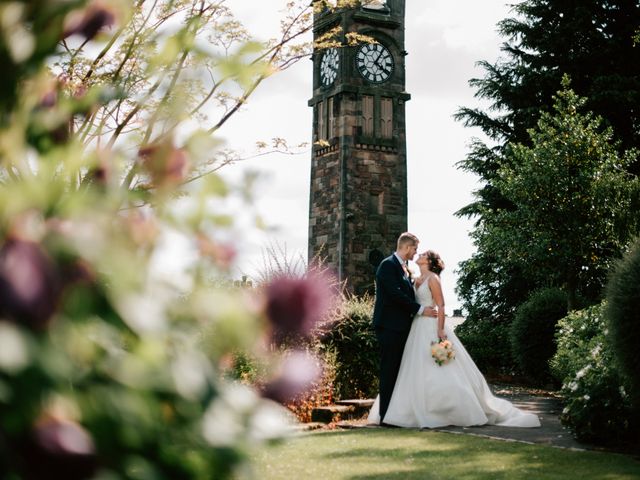 Aimee and Stephen&apos;s Wedding in Stoke-on-Trent, Staffordshire 8