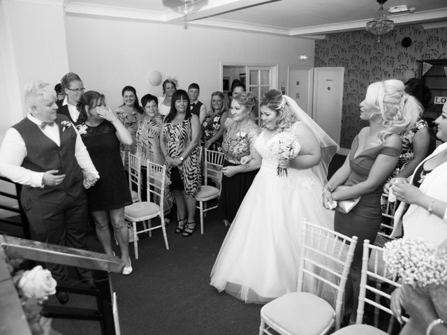 Karen and Michelle&apos;s Wedding in Saltburn-by-the-Sea, North Yorkshire 6