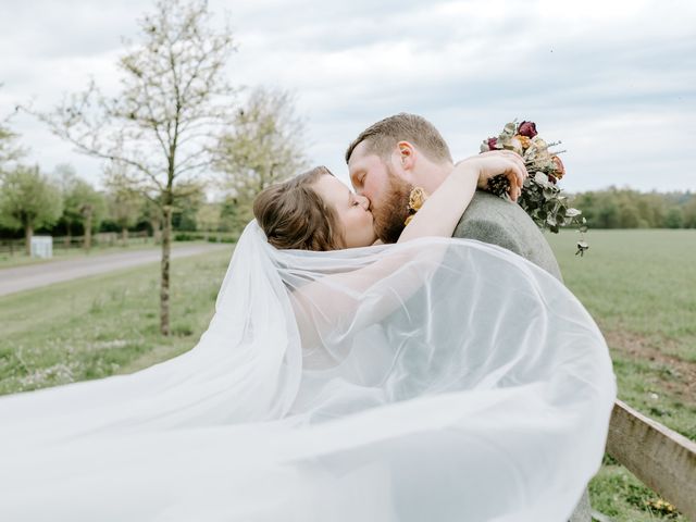 Grant and Hannah&apos;s Wedding in Aynho, Oxfordshire 63