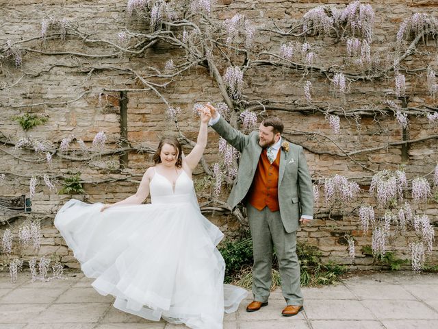 Grant and Hannah&apos;s Wedding in Aynho, Oxfordshire 67