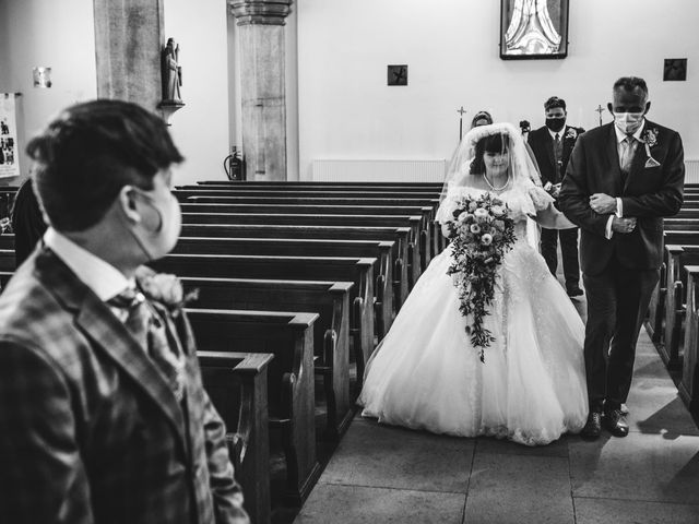 Robert and Amelia&apos;s Wedding in Portsmouth, Hampshire 3