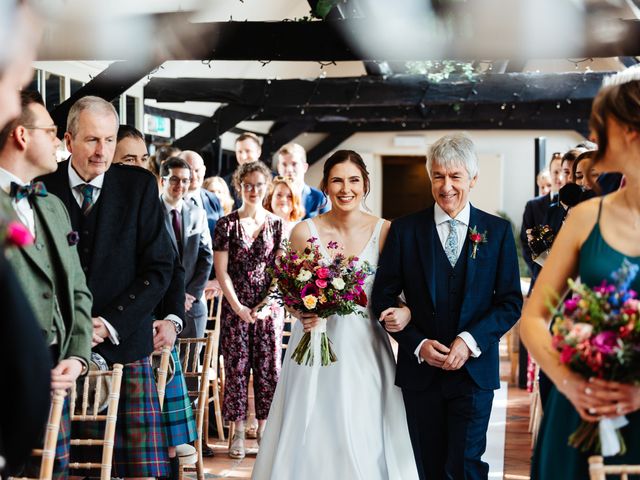 Groom and Bride&apos;s Wedding in Royston, Cambridgeshire 25