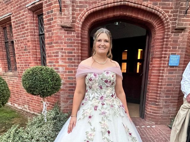 Gemma and Simon's Wedding in Kidderminster, Worcestershire 3