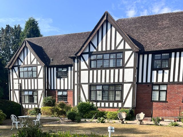 Gemma and Simon's Wedding in Kidderminster, Worcestershire 7