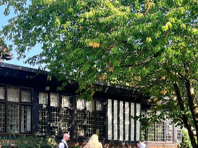 Gemma and Simon's Wedding in Kidderminster, Worcestershire 8