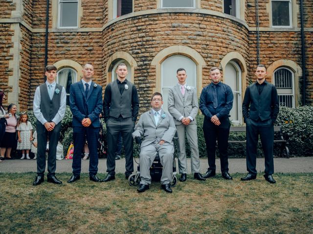 Wayne and Kirsty's Wedding in Arnold, Nottinghamshire 4