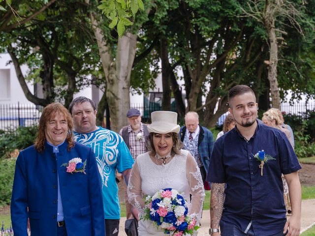Sue and Steiner's Wedding in Hull, East Riding of Yorkshire 12