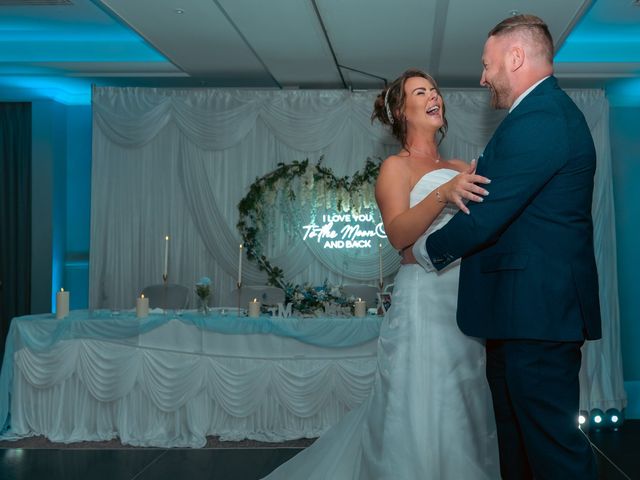 Damon and Jessica's Wedding in Thorpe Park, West Yorkshire 5