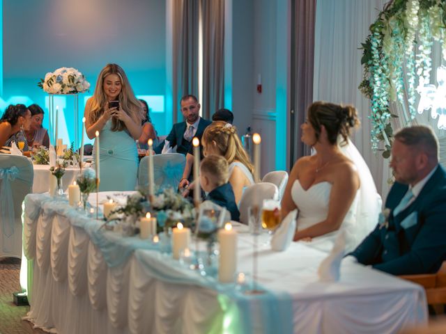 Damon and Jessica's Wedding in Thorpe Park, West Yorkshire 15