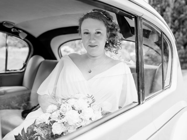 Gareth and Leanne&apos;s Wedding in Aylesbury, Buckinghamshire 27