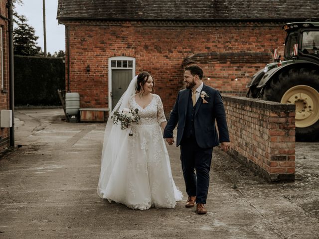 Beth and Josh&apos;s Wedding in Pershore, Worcestershire 2