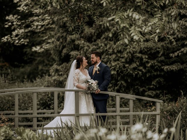 Beth and Josh&apos;s Wedding in Pershore, Worcestershire 5