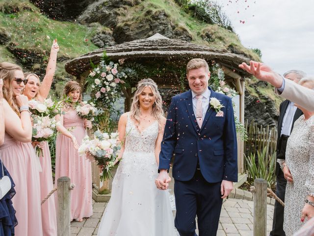 Peter and Grace&apos;s Wedding in Ilfracombe, Devon 10