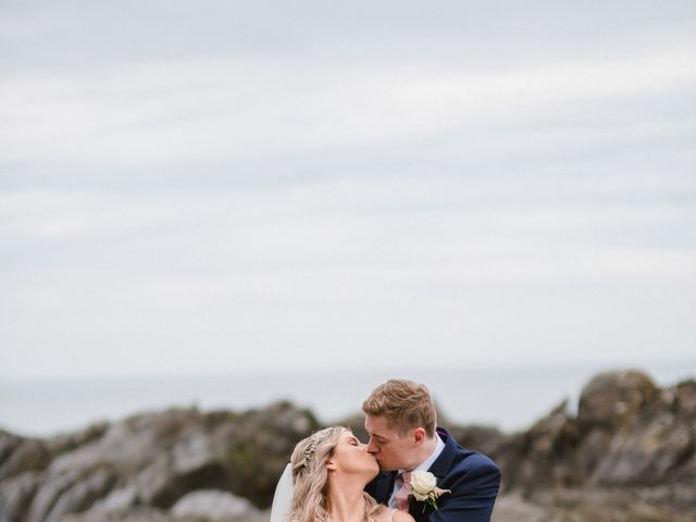 Peter and Grace&apos;s Wedding in Ilfracombe, Devon 15