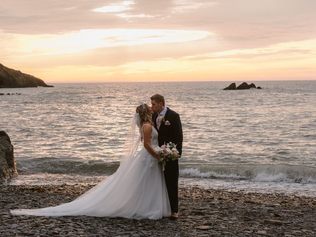 Peter and Grace&apos;s Wedding in Ilfracombe, Devon 16