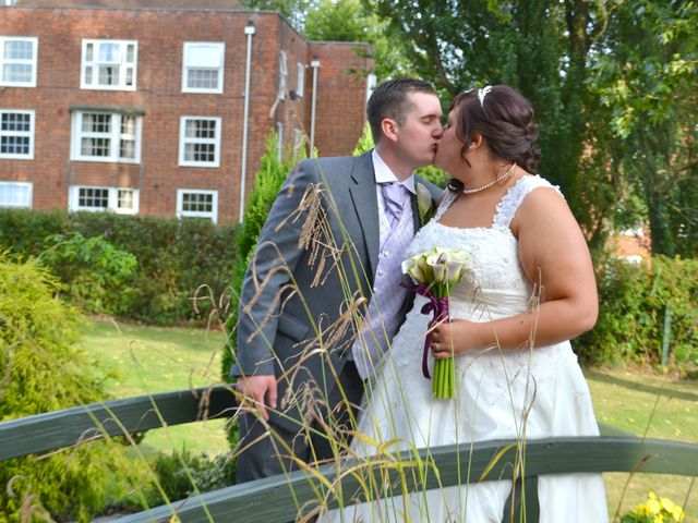 Sean and Ellis&apos;s Wedding in Welwyn Garden City, Hertfordshire 10