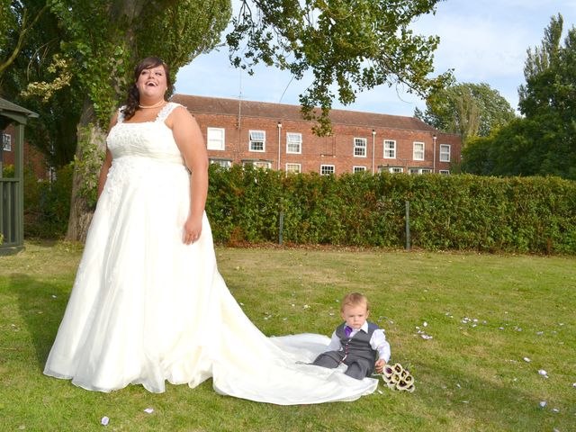 Sean and Ellis&apos;s Wedding in Welwyn Garden City, Hertfordshire 14