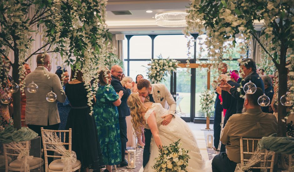 Matt and Kirsty's Wedding in Worleston, Cheshire