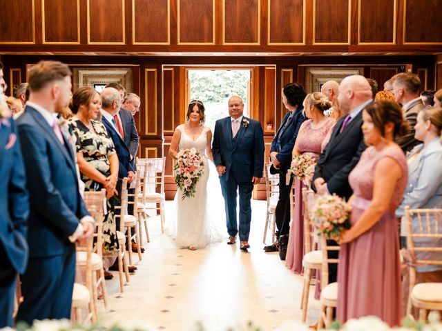 Daniel and Vikki&apos;s Wedding in Rugby, Warwickshire 9