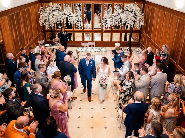 Daniel and Vikki&apos;s Wedding in Rugby, Warwickshire 15
