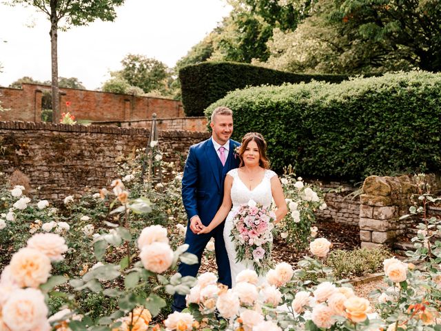 Daniel and Vikki&apos;s Wedding in Rugby, Warwickshire 31