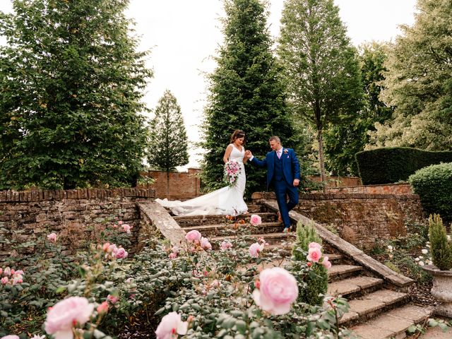Daniel and Vikki&apos;s Wedding in Rugby, Warwickshire 33