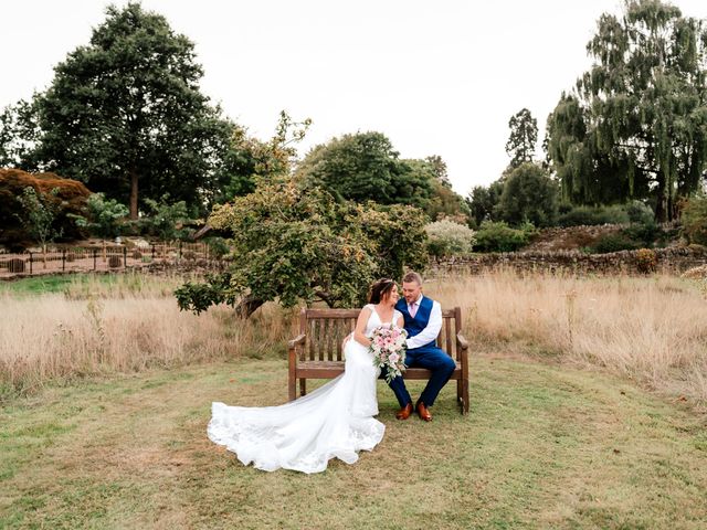 Daniel and Vikki&apos;s Wedding in Rugby, Warwickshire 40