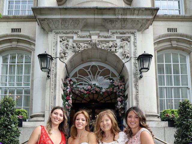 Pierre and Milena&apos;s Wedding in Kensington &amp; Chelsea, West London 67