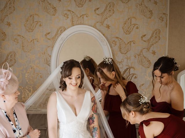 Decland and Lauren's Wedding in Gloucester, Gloucestershire 9