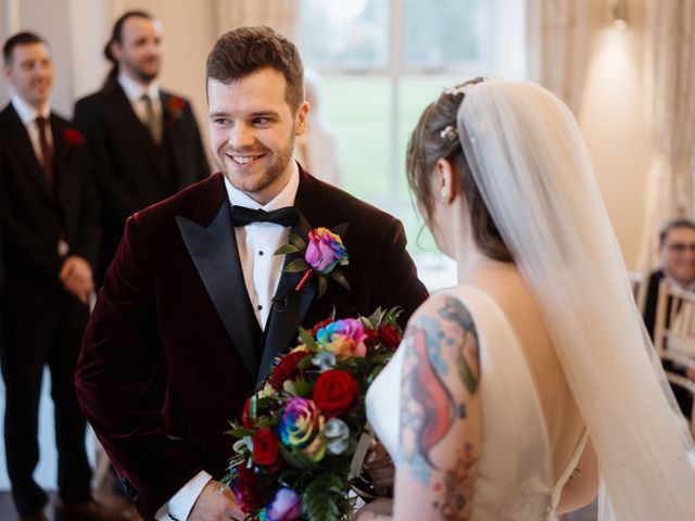 Decland and Lauren's Wedding in Gloucester, Gloucestershire 14