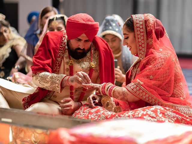 Gurpal and Amrit&apos;s Wedding in Slough, Berkshire 10