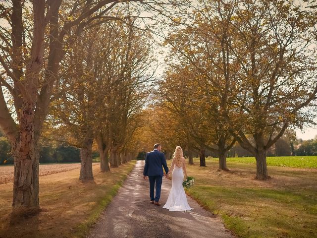 Barrie and Rae&apos;s Wedding in Ipswich, Suffolk 7