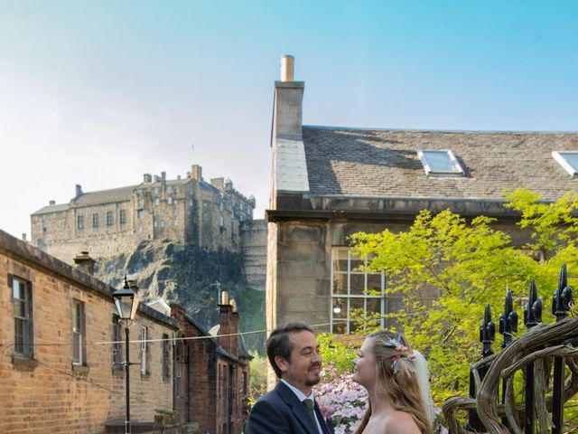 Tim and Bonnie&apos;s Wedding in Edinburgh, Lothian &amp; Borders 10