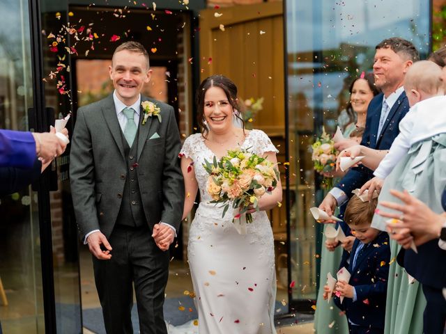 Debbie and Adam's Wedding in Nr Worcester, Worcestershire 5