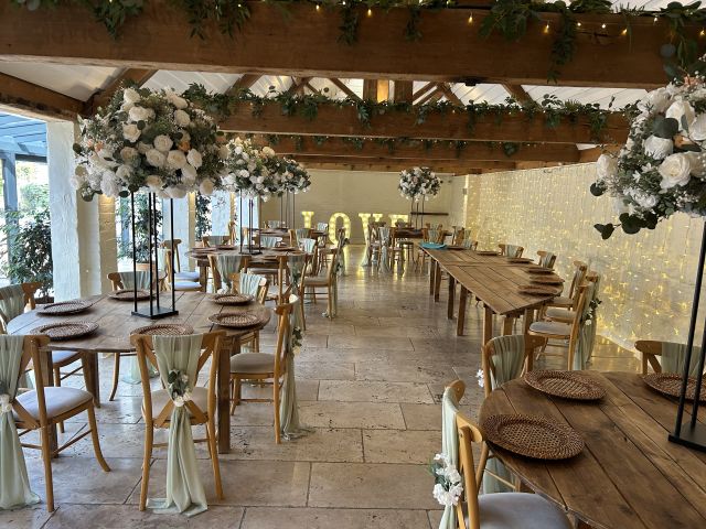 Debbie and Adam's Wedding in Nr Worcester, Worcestershire 8
